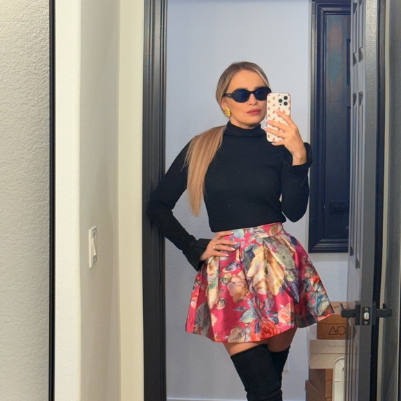 235 ‘Noa’ Floral Pink Skirt (with shorts underneath) - Picture 3 of 6